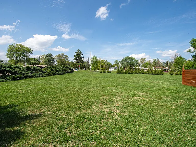 333 S Meadowbrook Dr — Photo 34