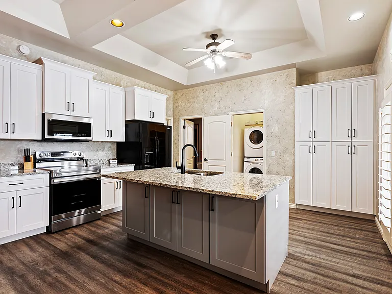 2179 Summerwood Dr — Photo 3