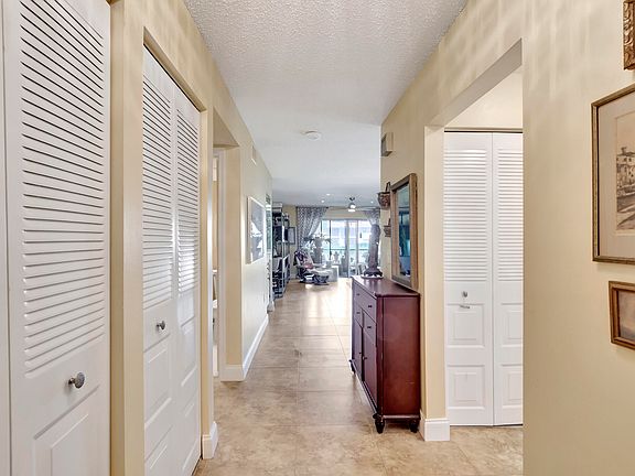 4th image of 36 Southport Lane #G