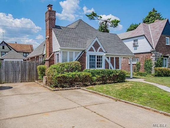 2nd image of 69 Surrey Ln