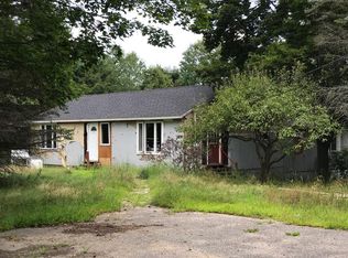 39 Hollis St, Pepperell, MA 01463