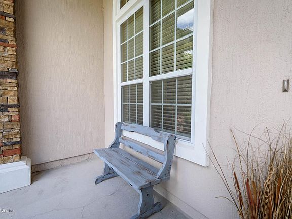 4th image of 129 E Berkswell Dr