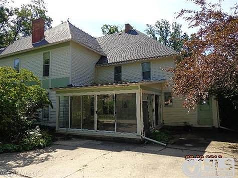 3rd image of 303 N Marshall Ave