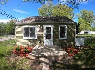 21503 Waldron St, Farmington Hills, MI 48336