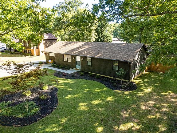 3rd image of 1120 Granite Dr