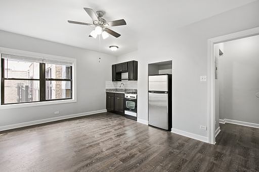 2nd image of 4555 N Malden St APT 318
