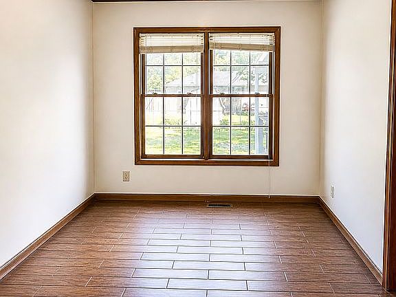 5th image of 715 N 4th St