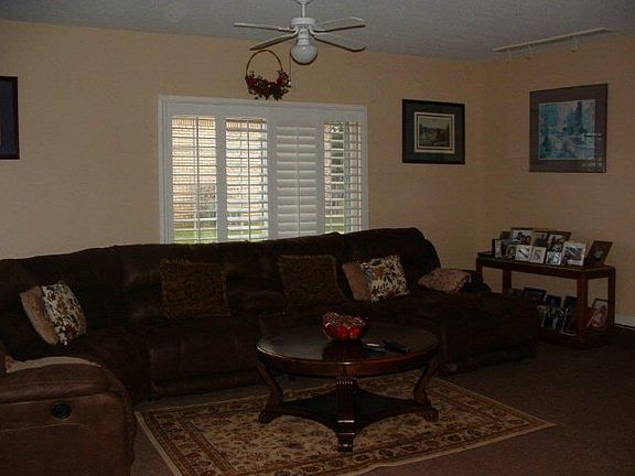 3rd image of 2740 Crosshaven Dr
