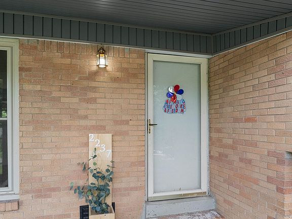 2nd image of 2237 Randolph St