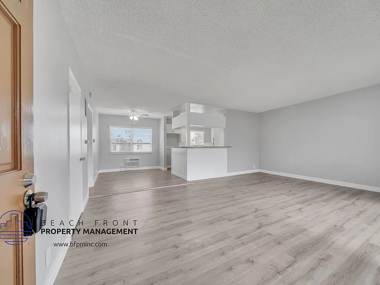 10327 Downey Ave — Photo 10