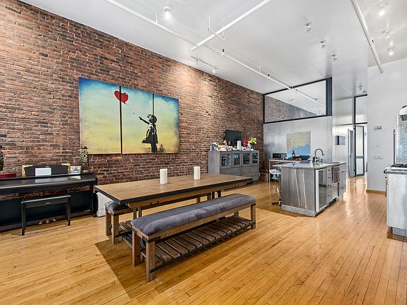3rd image of 80 Franklin St APT 3