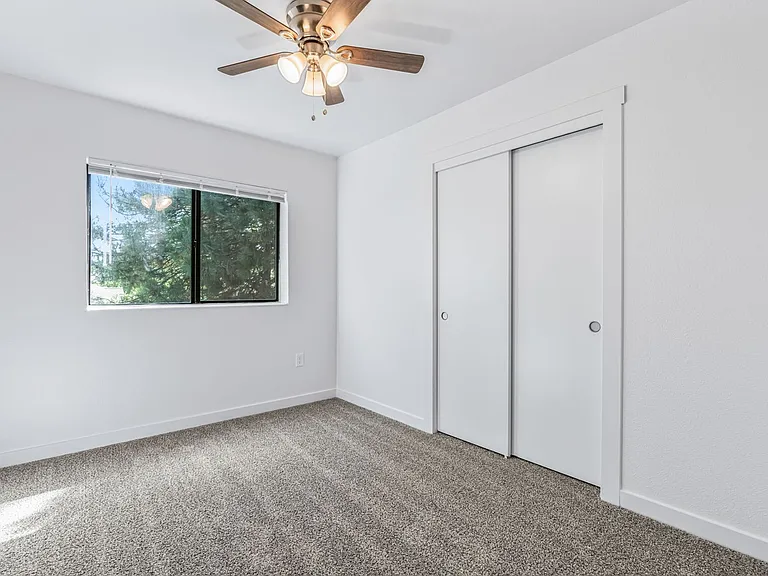 Hilton Street Apartments — Photo 46