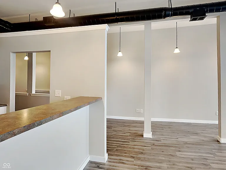 114 S Meridian St #C — Photo 7