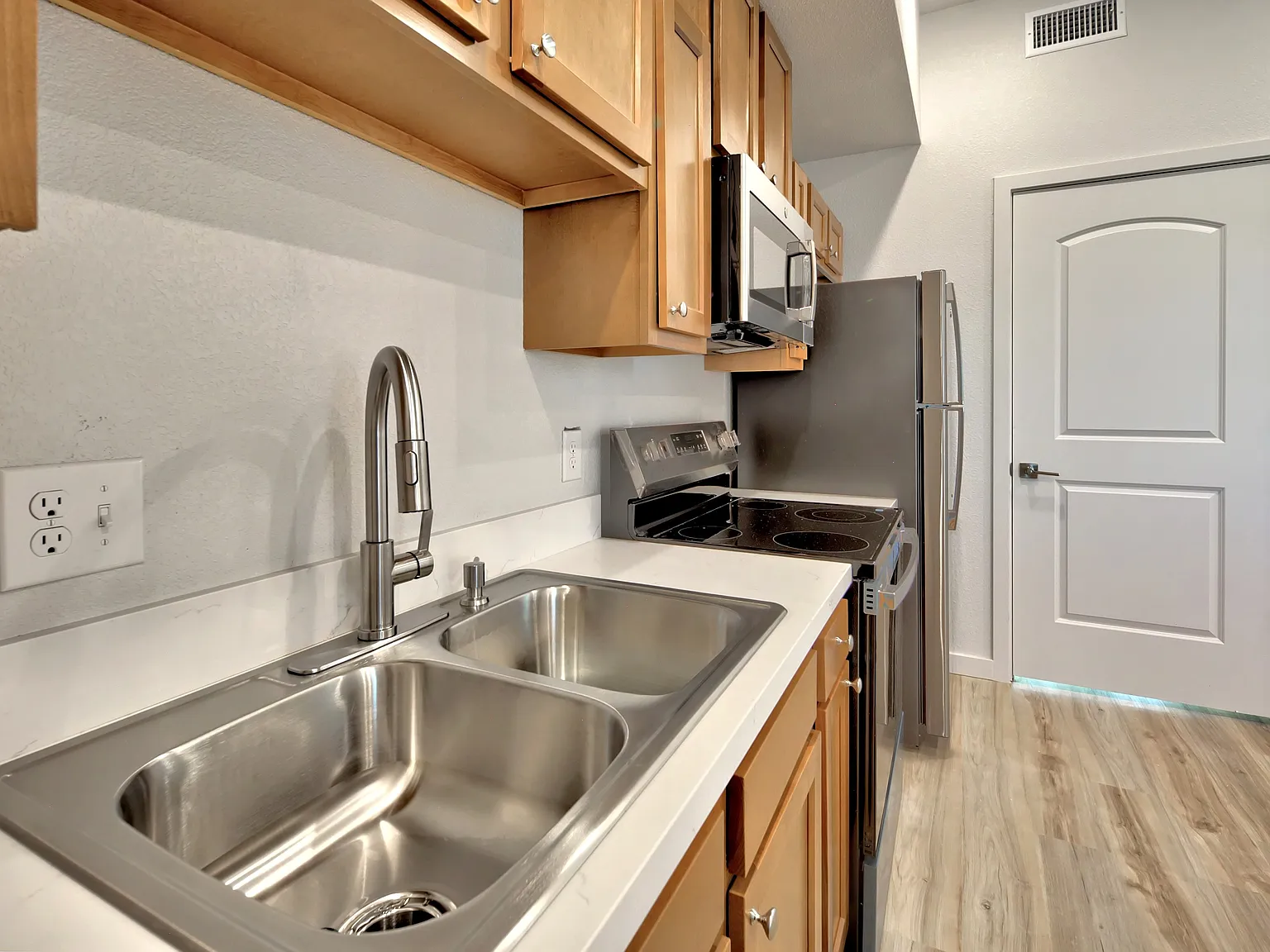 Swanson Cottages IV - 1 BD 1 BA — Photo 3