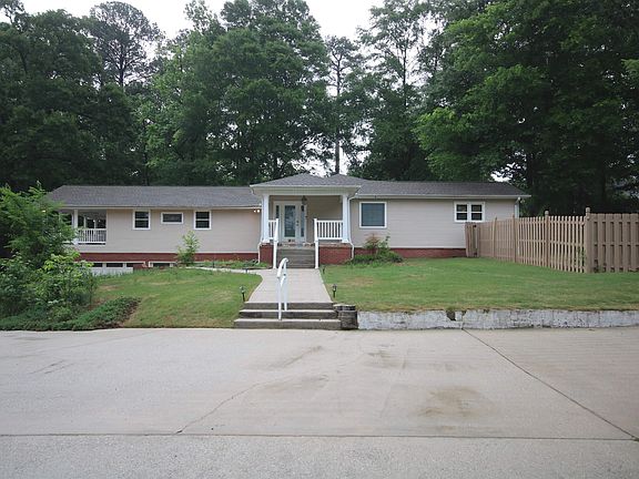 3rd image of 3424 Ridgedale Dr