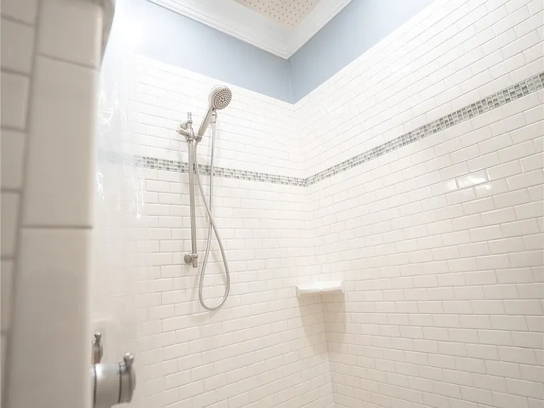 90 E Market St #2 — Photo 11
