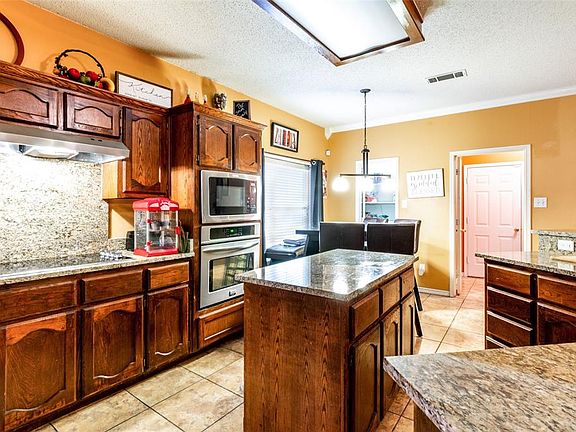 5th image of 1539 Birkenhead Ln
