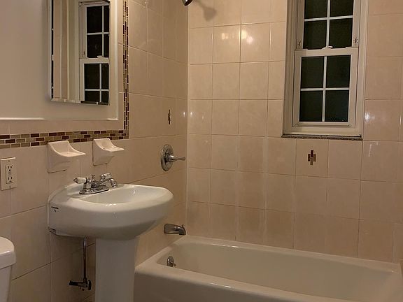 5th image of 14018 Burden Cres #3
