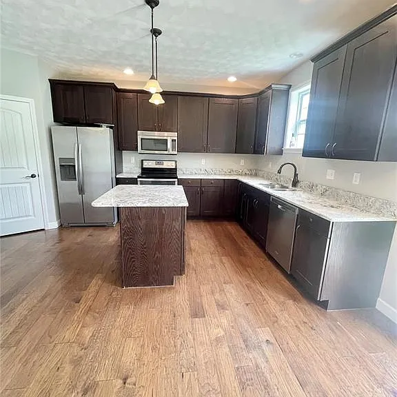 805 Bluff Ridge Ln — Photo 7