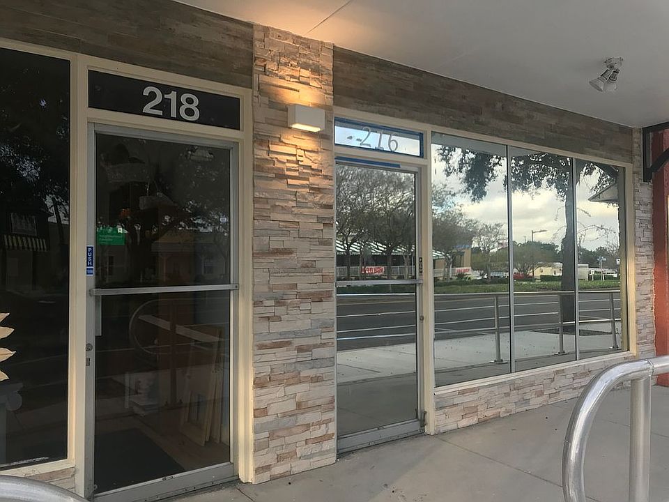 1st image of 220 W Bay Dr