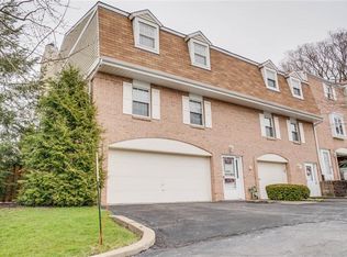 33 Oxford Ct, Pittsburgh, PA