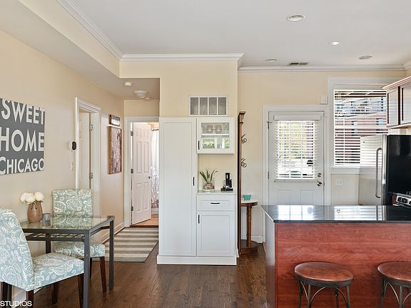 4th image of 4057 N Southport Ave #2