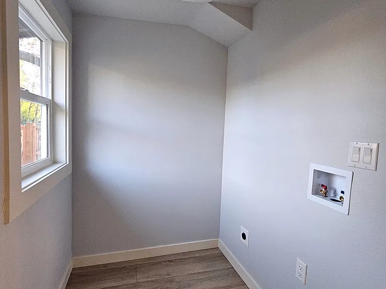 340 17th Ave — Photo 9