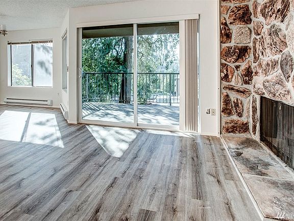 3rd image of 530 Bellevue Way SE
