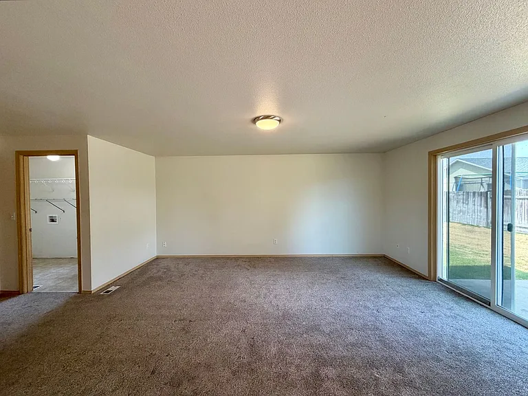 4003 Messara Ln — Photo 9