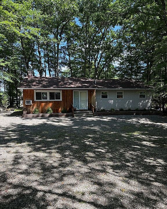 1st image of 14 Essex St