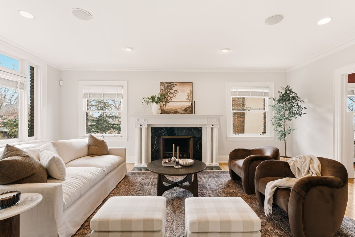 next background image