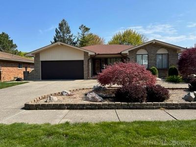 13941 Pebble Dr, Sterling Heights, MI, 48313