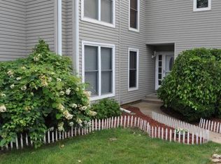 8366 NW Barrybrooke Dr, Kansas City, MO 64151