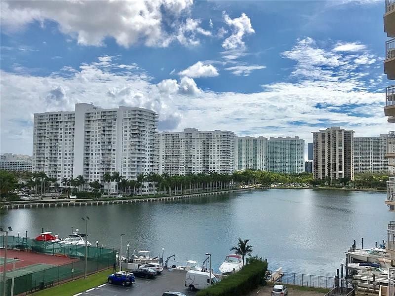 1st image of 18031 Biscayne Boulevard #1102
