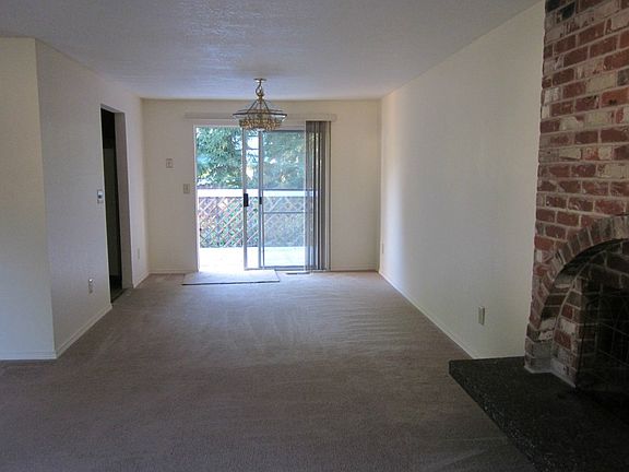3rd image of 9204 117th Ave SE