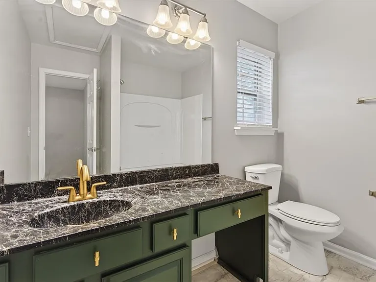 3445 Broadwick St — Photo 23