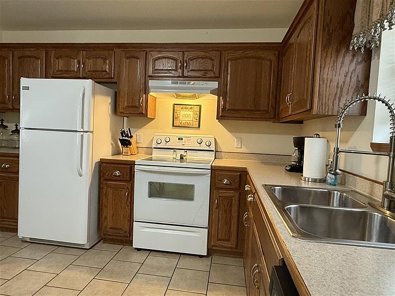 2228-D kitchen