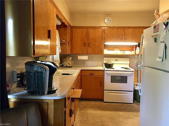4th image of 609 Crestwood Ave