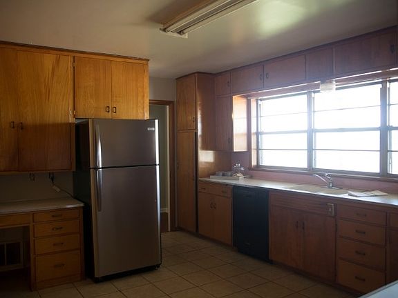 5th image of 2226 Sunset Dr