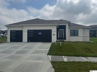 6227 210th St, Elkhorn, NE 68022