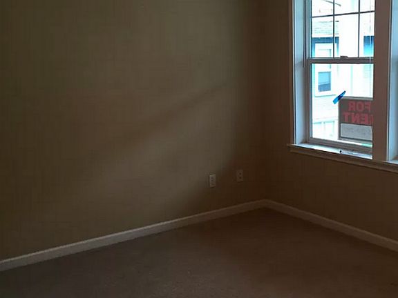 2nd image of 3618 Hoyt Ave #B