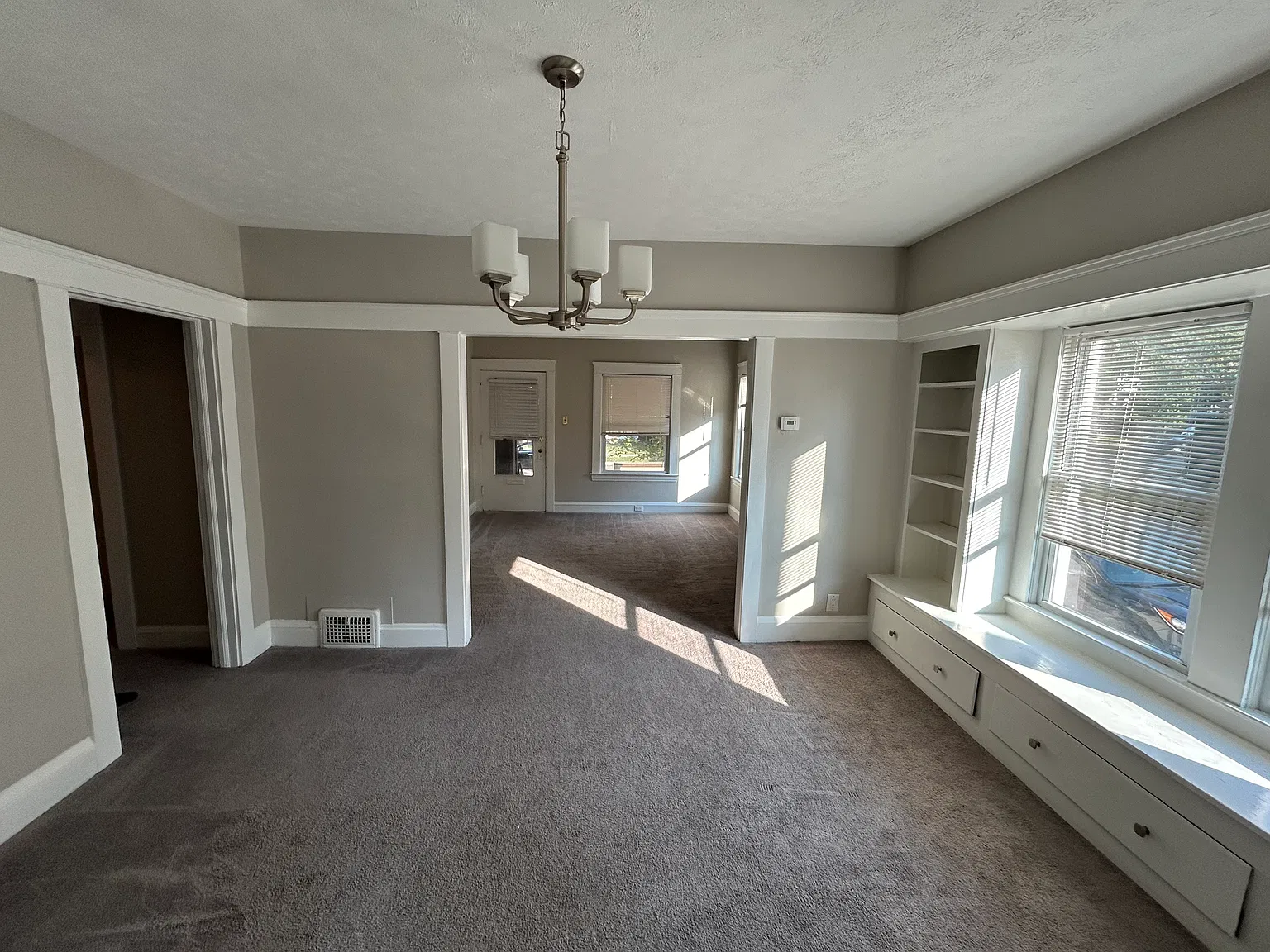 2 bed, 900 sqft, $1,050 — Photo 4