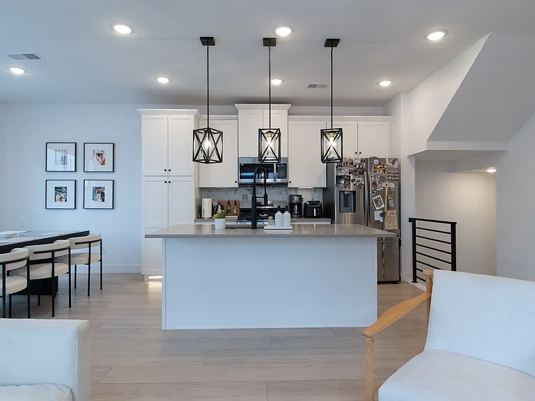 2034 S Holly St — Photo 16