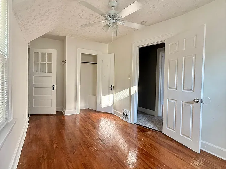 8018 Theota Ave — Photo 36