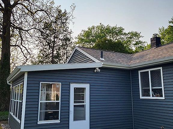 3rd image of 1109 Bellway Ave