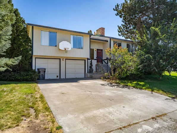 5043 Swallow Ct, West Richland, WA 99353