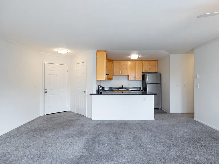Deer Park Apartments - 95-99 Professional Center Pkwy — Photo 37