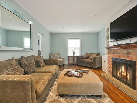 4th image of 76 Wyman Ave