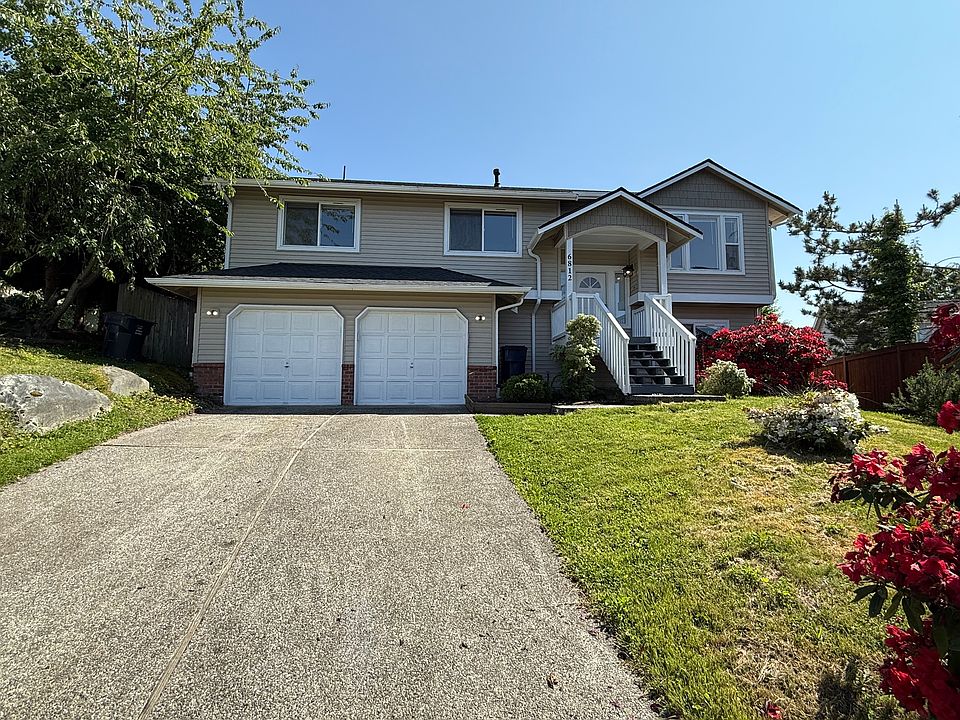 Welcome home! Unit#A, uses main front door entrance