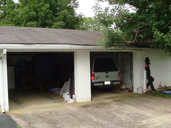 3rd image of 2459 Whitaker Ln